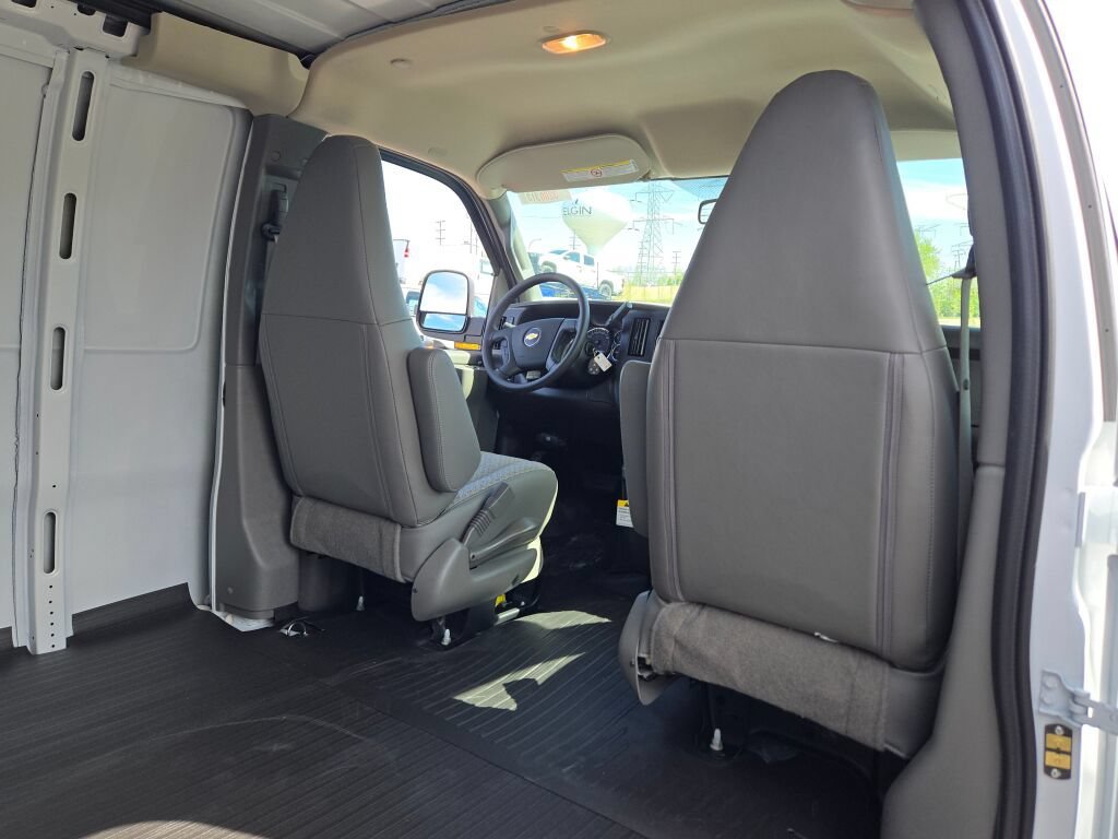 2026 Chevrolet Express Cargo Work Van - Photo 10