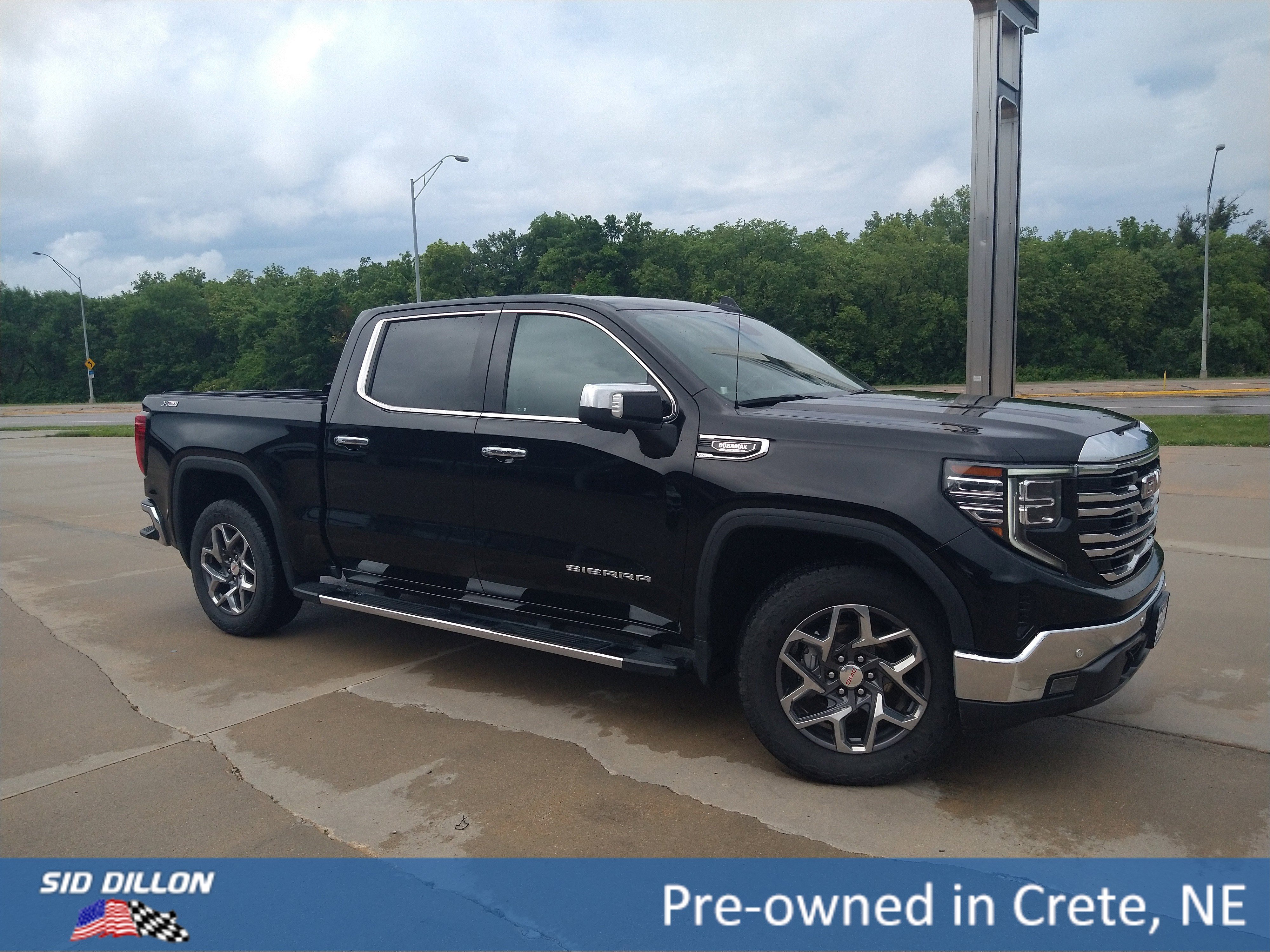 Used 2022 Onyx Black GMC SLT image 16