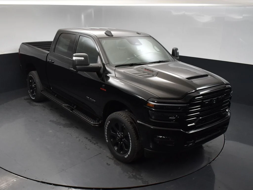 New 2026 Diamond Black Crystal Pearl-Coat Exterior Paint RAM Laramie image 37
