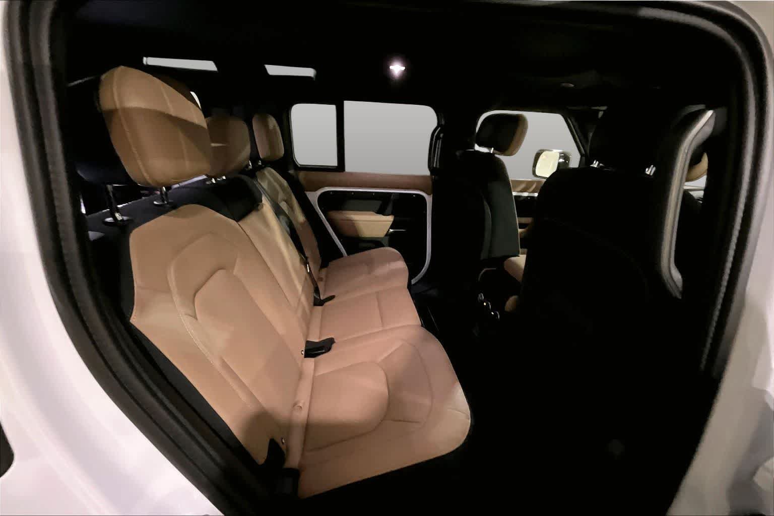Used 2025 Fuji White Land Rover V8 image 19