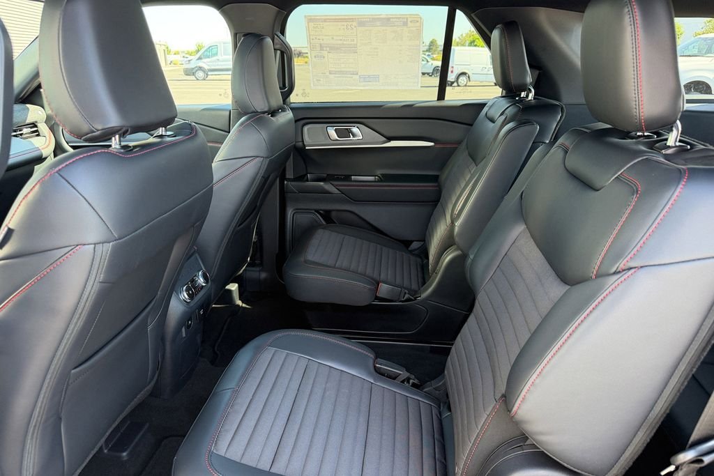 New 2026 Carbonized Gray Metallic Ford ST-Line image 24