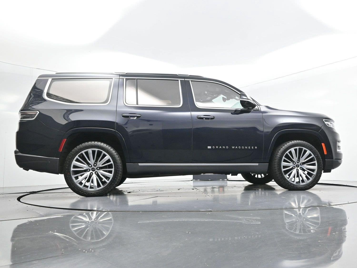 Used 2022 Blue Jeep Series III image 61