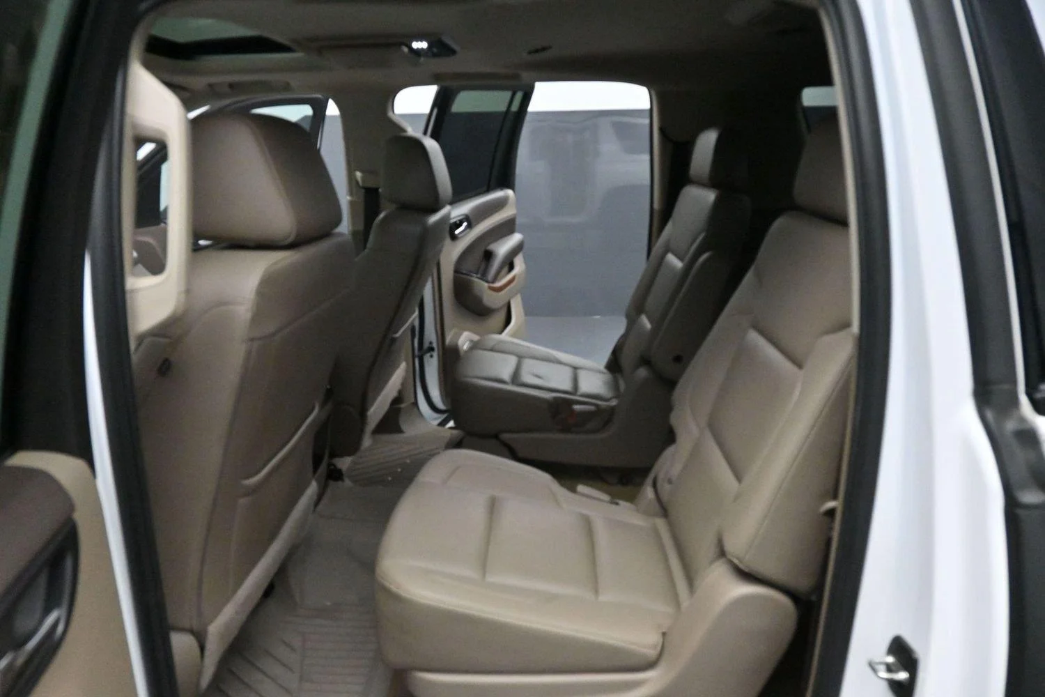 Used 2018 Summit White Chevrolet Premier image 34