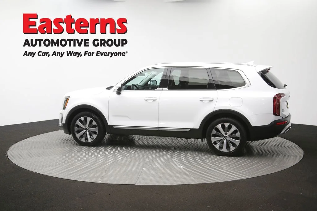 Used 2020 White Kia S image 65