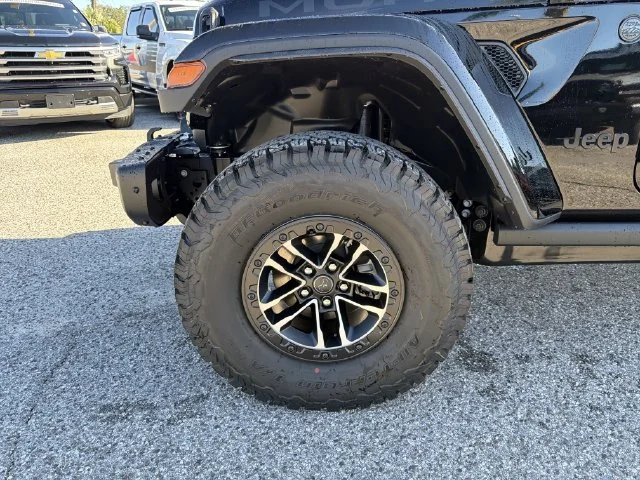 New 2027 Black Clear-Coat Paint Jeep Moab 392 image 35