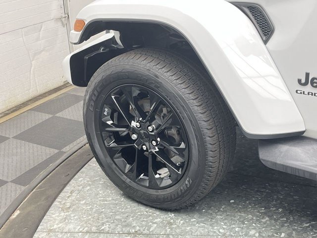 Used 2022 Bright White Clearcoat Jeep High Altitude image 7