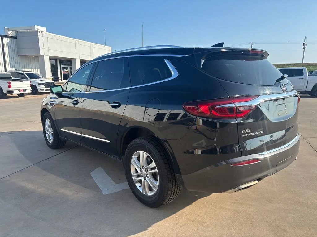 Used 2020 Includes Spectra Gray lower exterior accent color.) Buick Essence image 4