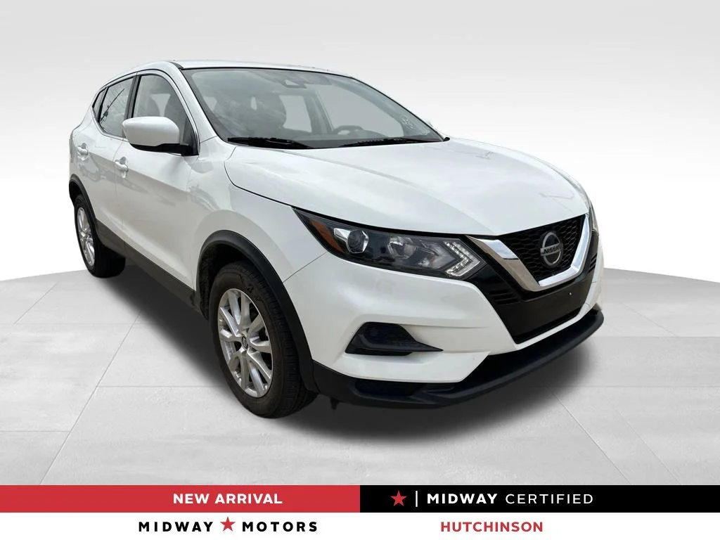 Used 2021 White Nissan S image 1
