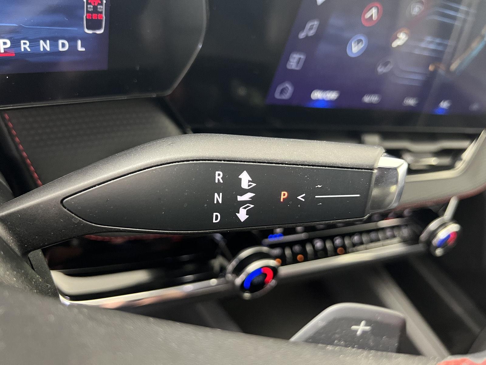 Used 2025 Iridescent Pearl Tricoat Chevrolet AWD RS image 18