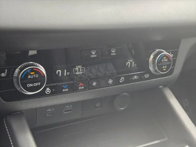 2025 Mitsubishi Outlander Plug-in Hybrid SEL - Photo 25