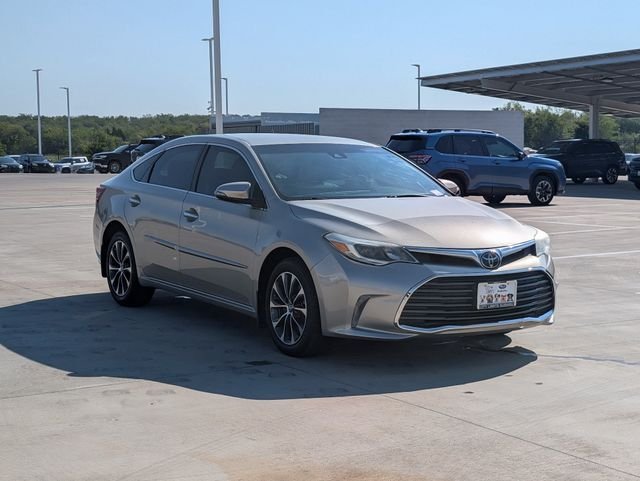 Used 2017  Toyota XLE image 7