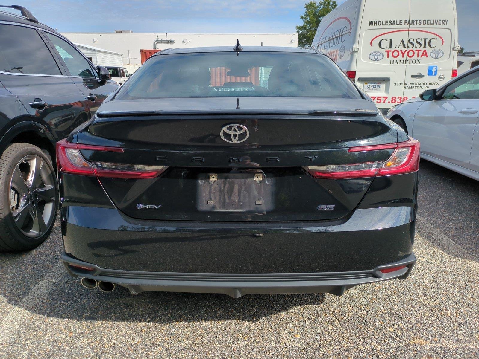 Used 2025  TOYOTA  image 4