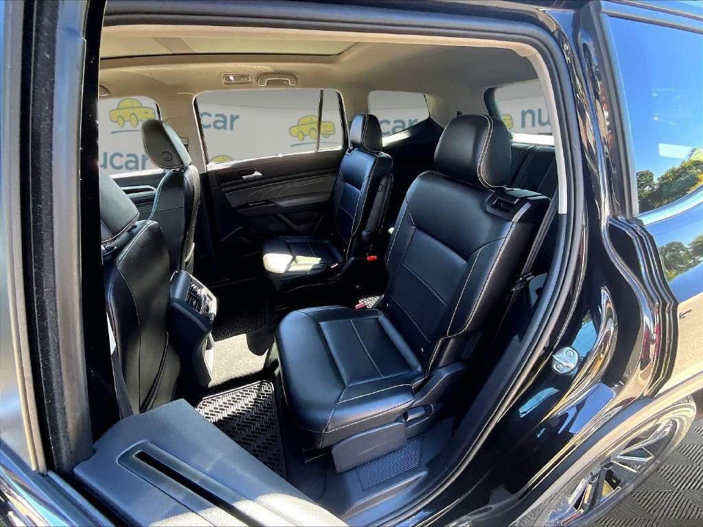 Used 2022 Black Volkswagen 3.6L V6 SE w/Technology image 15