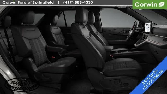 New 2026 Star White Metallic Tri-Coat Ford ST-Line image 9