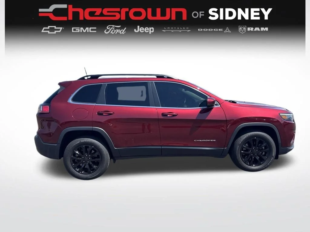 Used 2020 Red Jeep Latitude Plus image 6