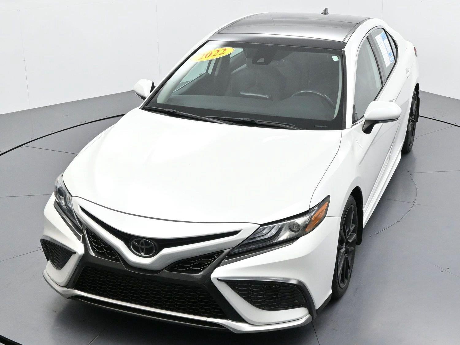 Used 2022 Wind Chill Pearl Toyota XSE image 43