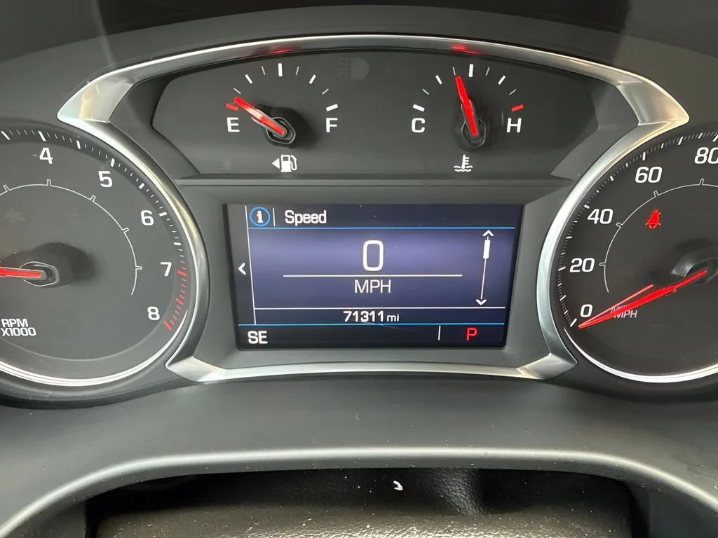 Used 2020 SUMMIT WHITE GMC SLE image 22