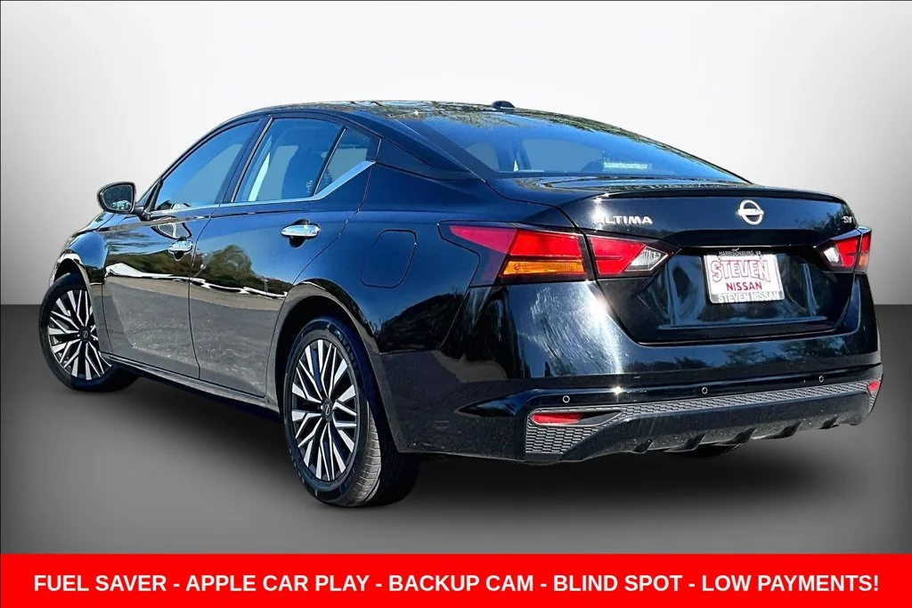 Used 2024 Black Nissan 2.5 SV image 4