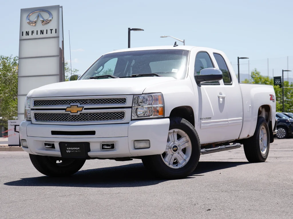 Used 2012 Summit White Chevrolet LT image 1