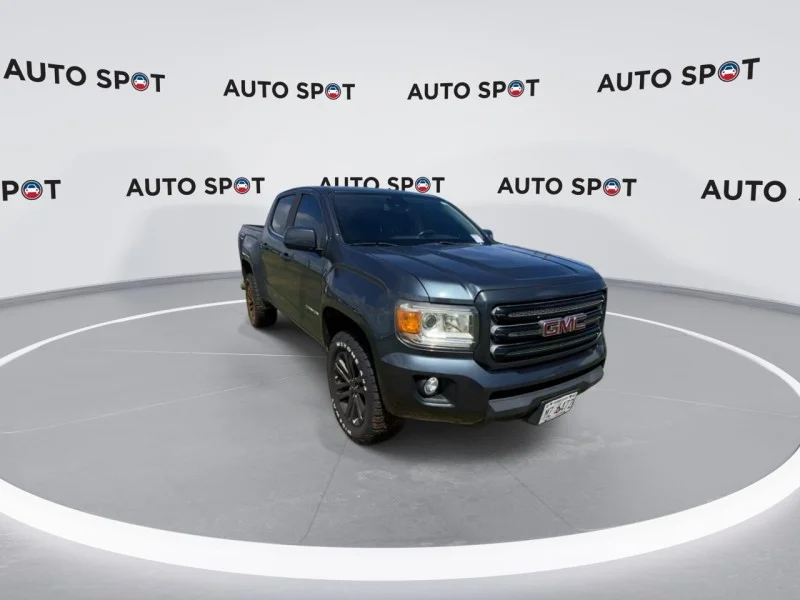 Used 2020 Gray GMC 2WD SLE image 5