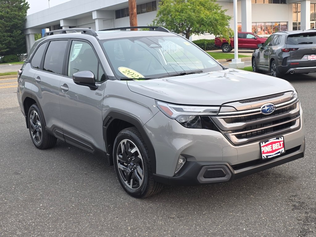 Used 2025 River Rock Pearl Subaru Limited image 9