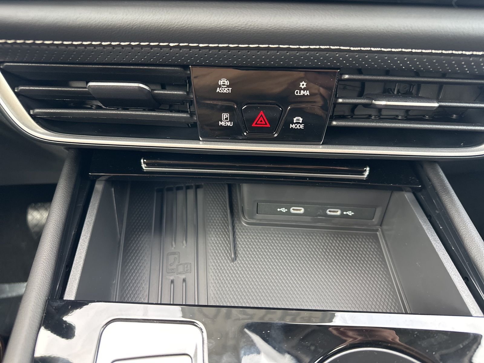 2026 Volkswagen Atlas SE w/Tech - Photo 25