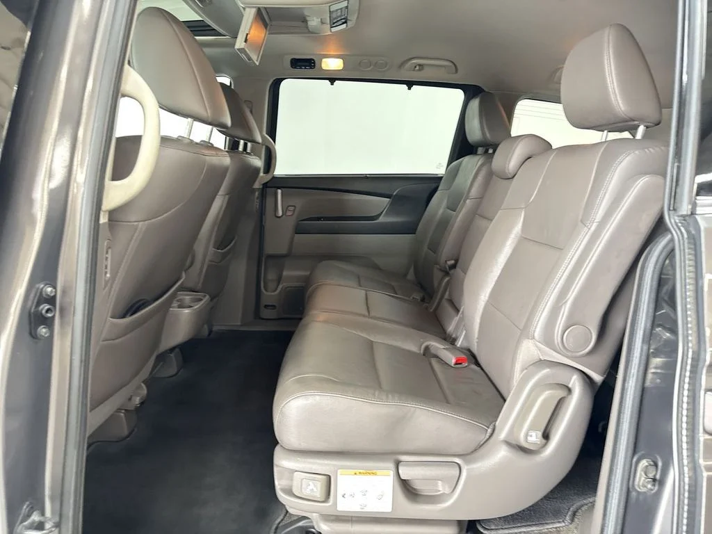 Used 2013 White Diamond Pearl Honda Touring Elite image 16