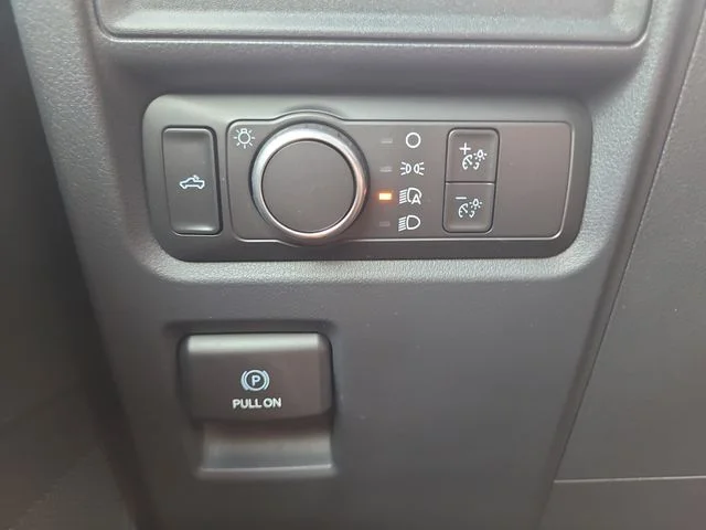Used 2022 Black Ford XL image 27