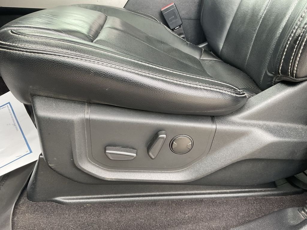 Used 2020 Black Ford Lariat image 12