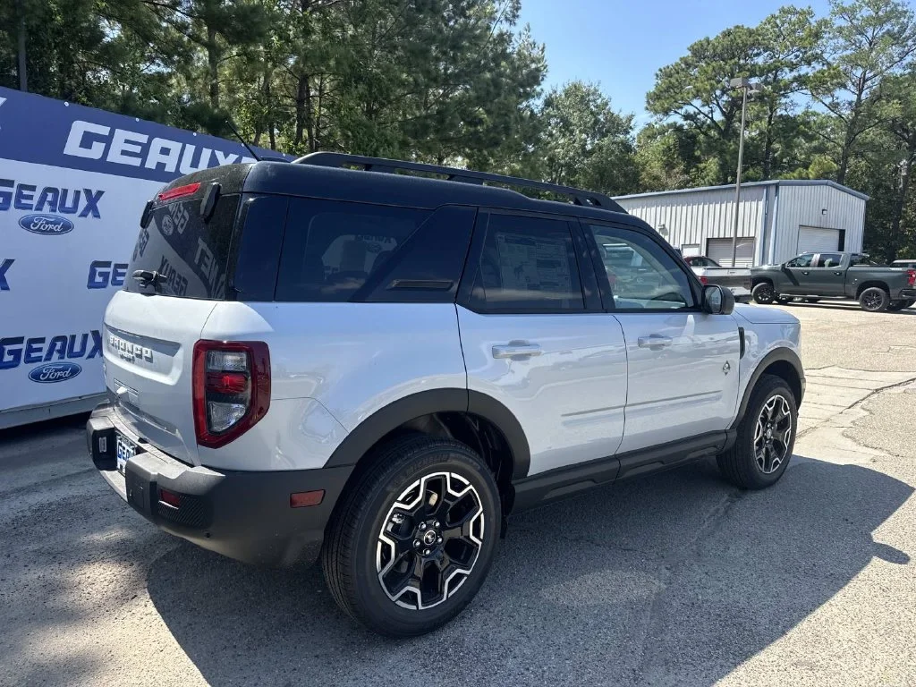 New 2026 Space White Metallic Ford Outer Banks® image 16