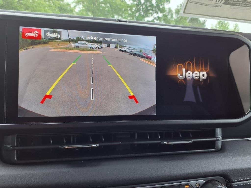 Used 2025 Black Clearcoat Jeep Sahara image 8