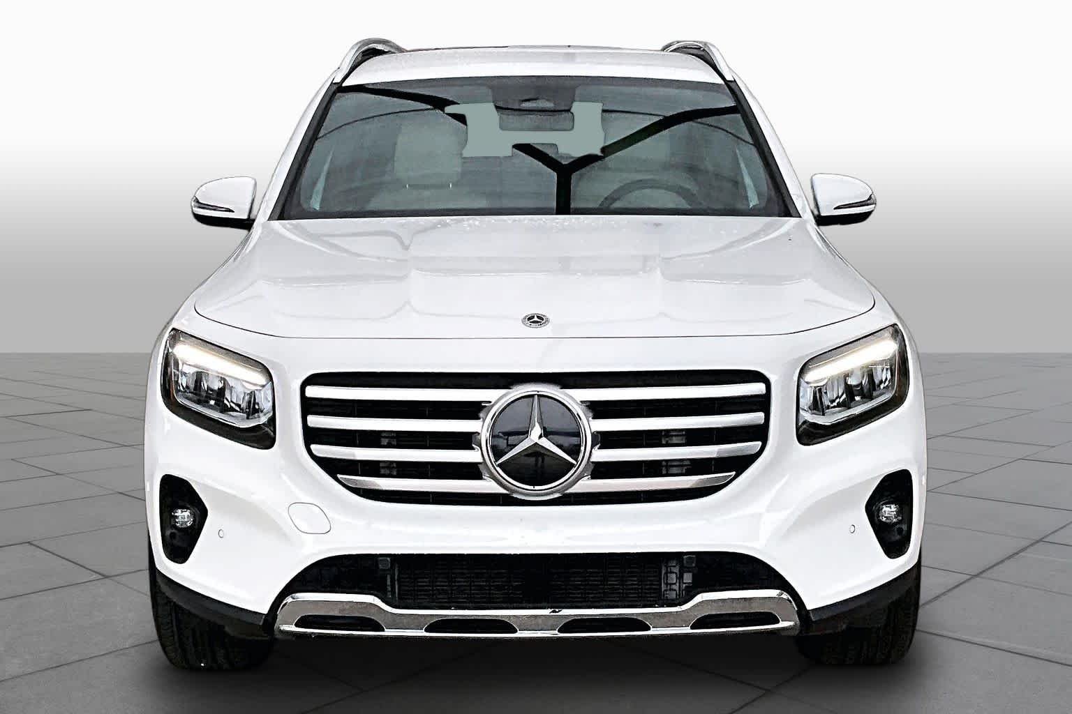 Certified Used 2025 Polar White Mercedes-Benz GLB 250 image 4