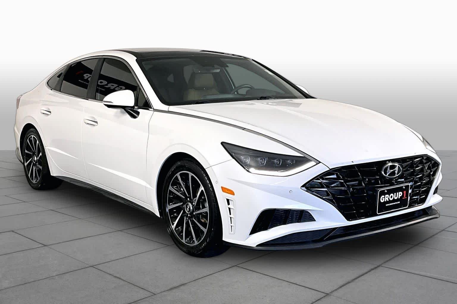 Used 2021 Quartz White Hyundai Limited image 3