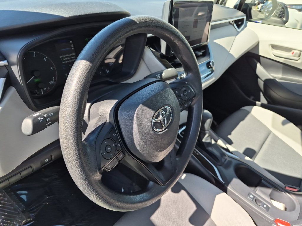 Used 2025  Toyota LE image 17