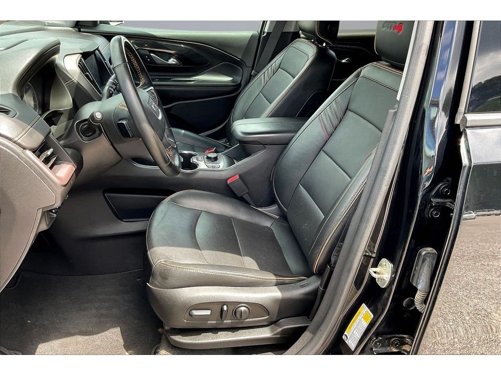 Used 2024 Ebony Twilight Metallic GMC AT4 image 17
