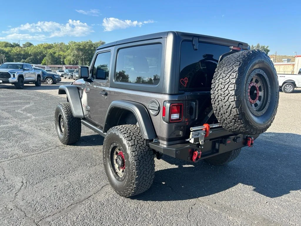 Used 2022 Crystal Metallic Jeep Rubicon image 5