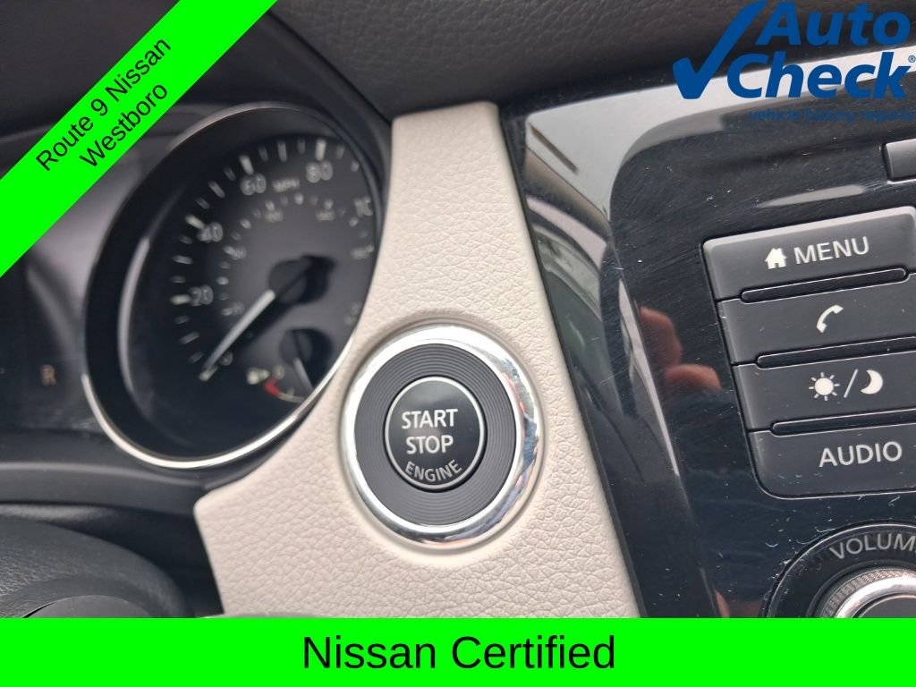 Used 2020 White Nissan SV image 19