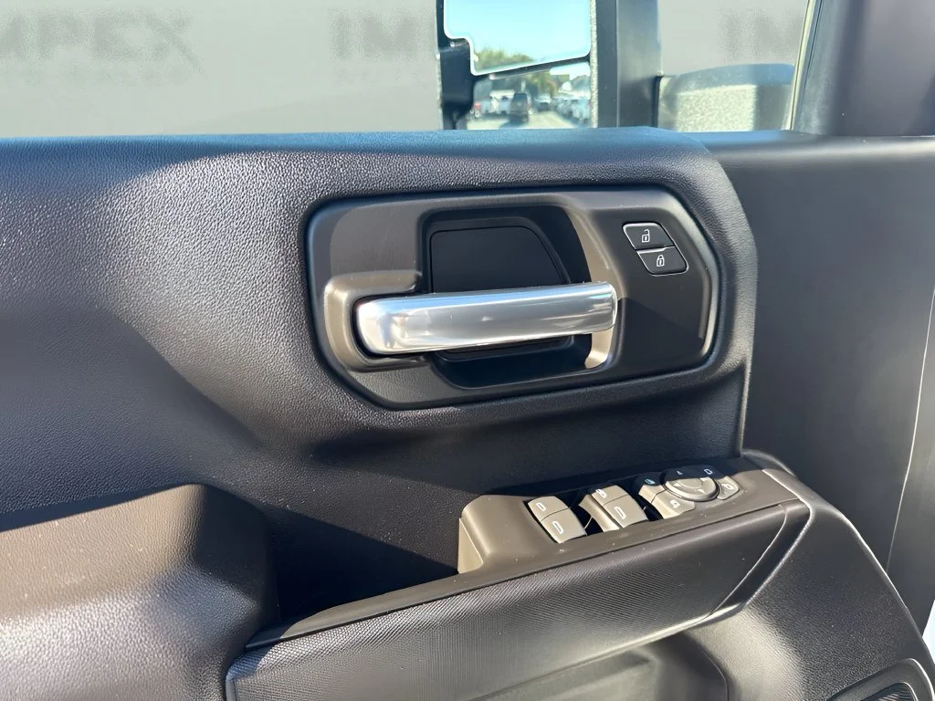 Used 2025 White Chevrolet Work Truck image 21