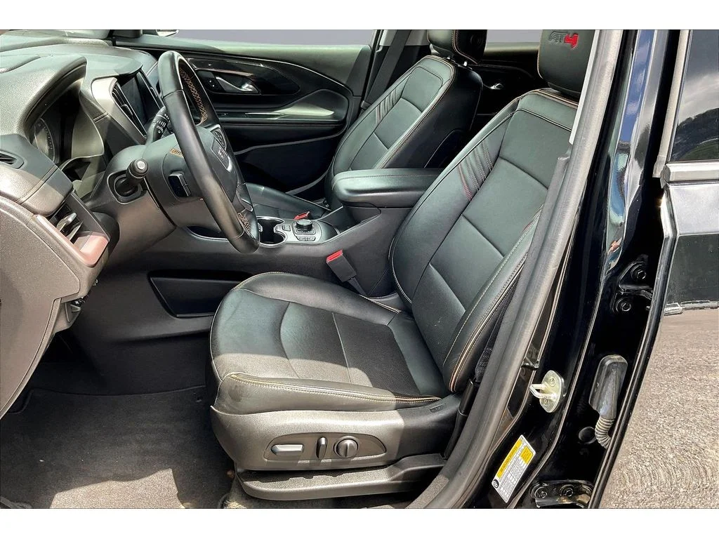 Used 2024 Ebony Twilight Metallic GMC AT4 image 17