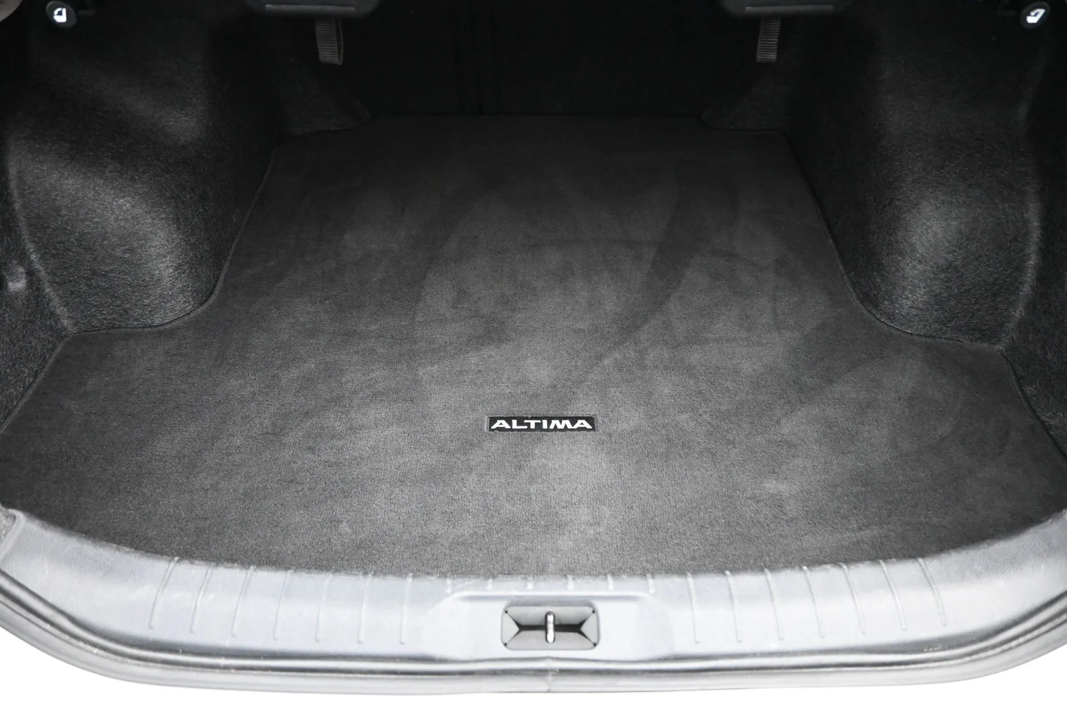 Used 2025 White Nissan 2.5 SV image 22