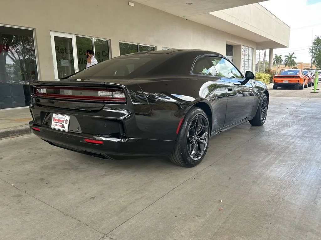 New 2025 Diamond Black Crystal Pearlcoat Dodge R/T image 3
