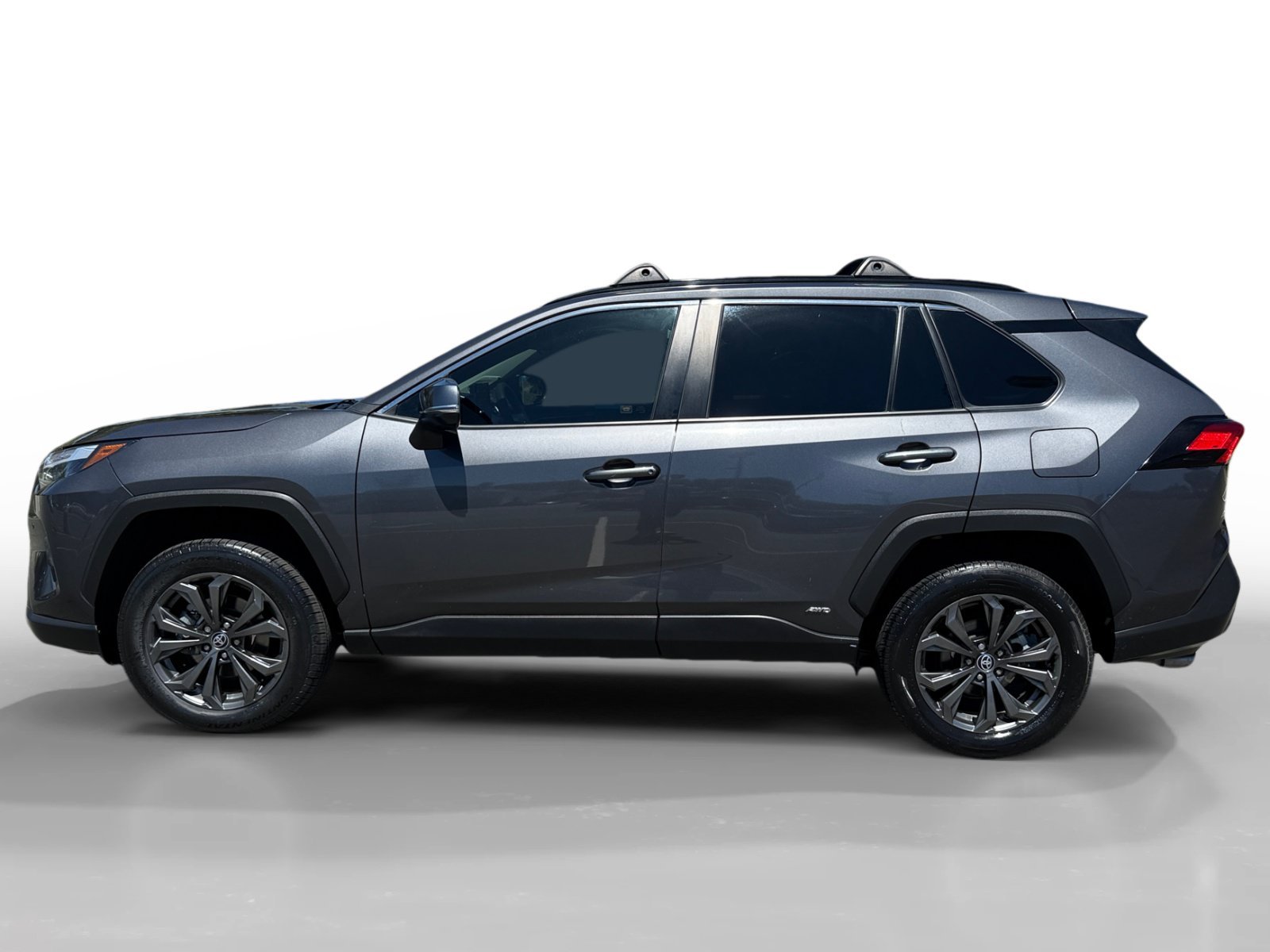 Used 2024 Magnetic Gray Metallic Toyota XLE Premium image 2