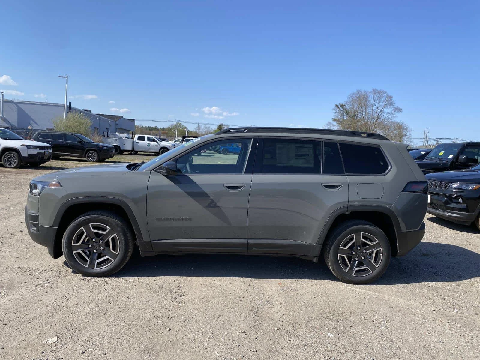 New 2026 Sting-Gray Clearcoat Jeep Laredo image 2