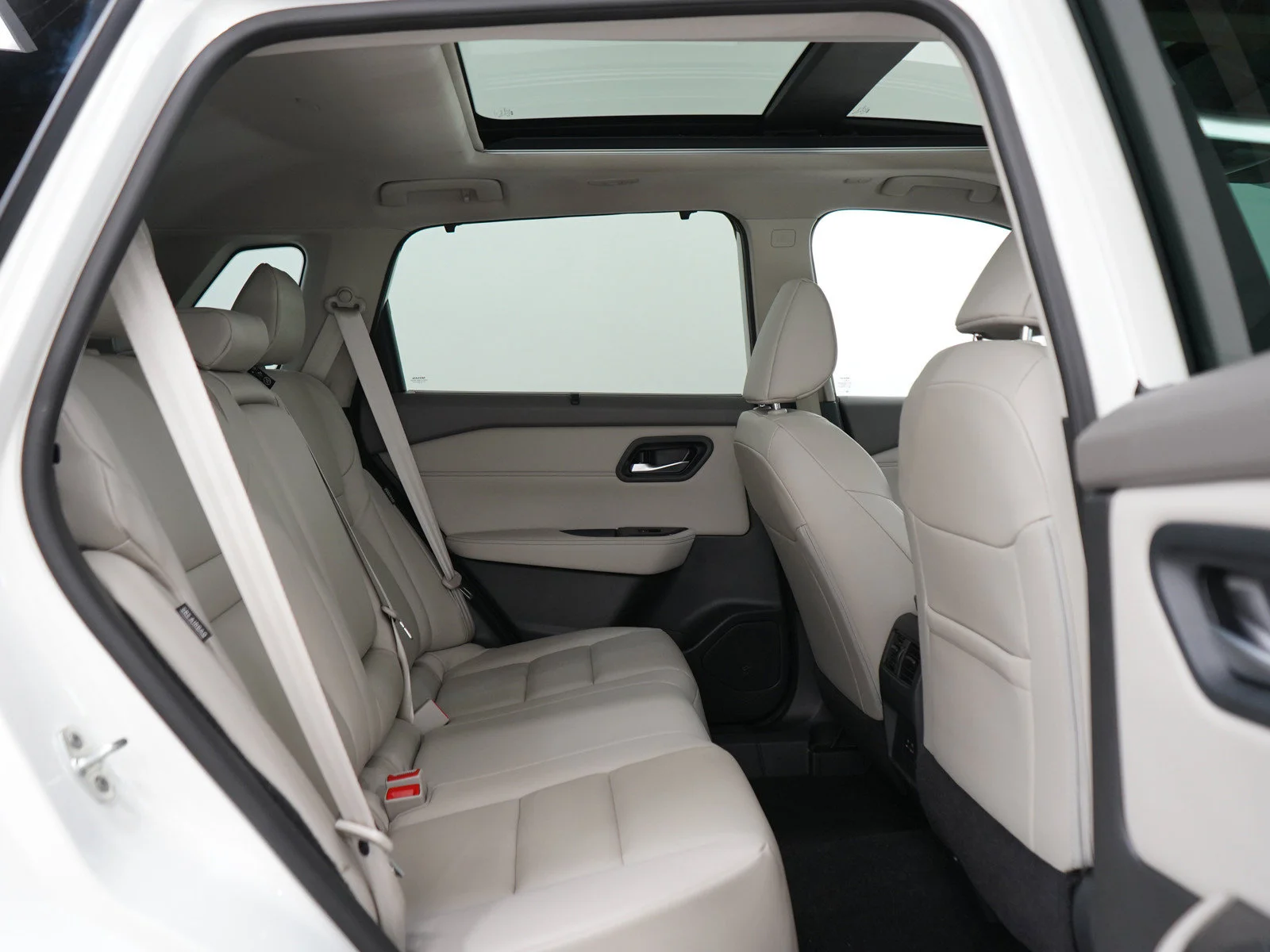 Used 2023 Pearl White Tricoat Nissan SV image 12