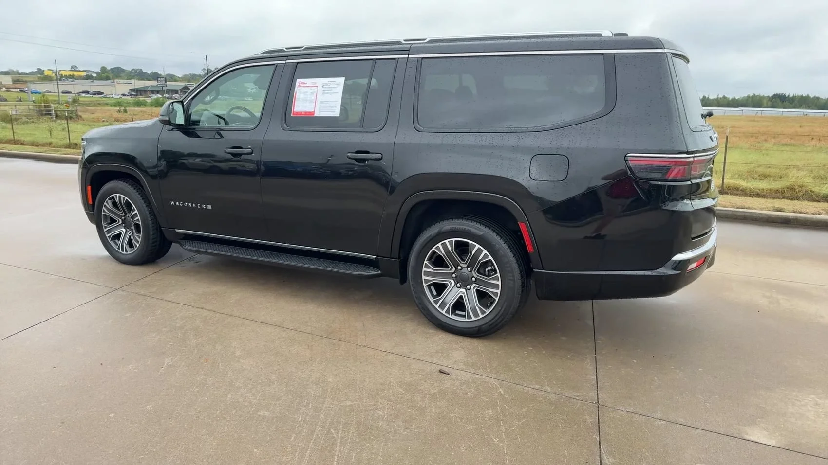 Used 2024 Diamond Black Crystal Pearlcoat Jeep Series II image 7