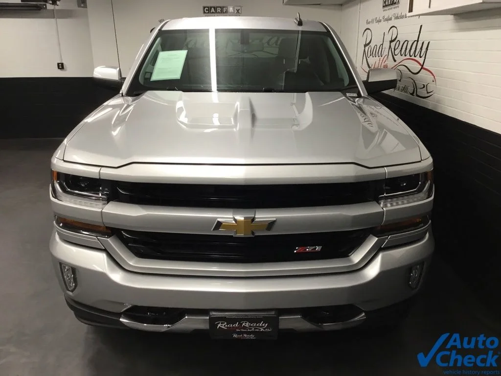 Used 2018 Silver Chevrolet LT image 4