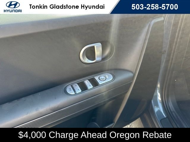 Certified Used 2024 Teal Hyundai SE image 11