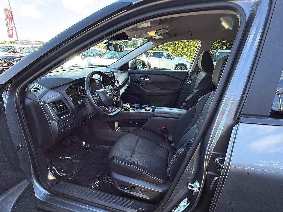 Used 2025 Gun Metallic Nissan SV image 13