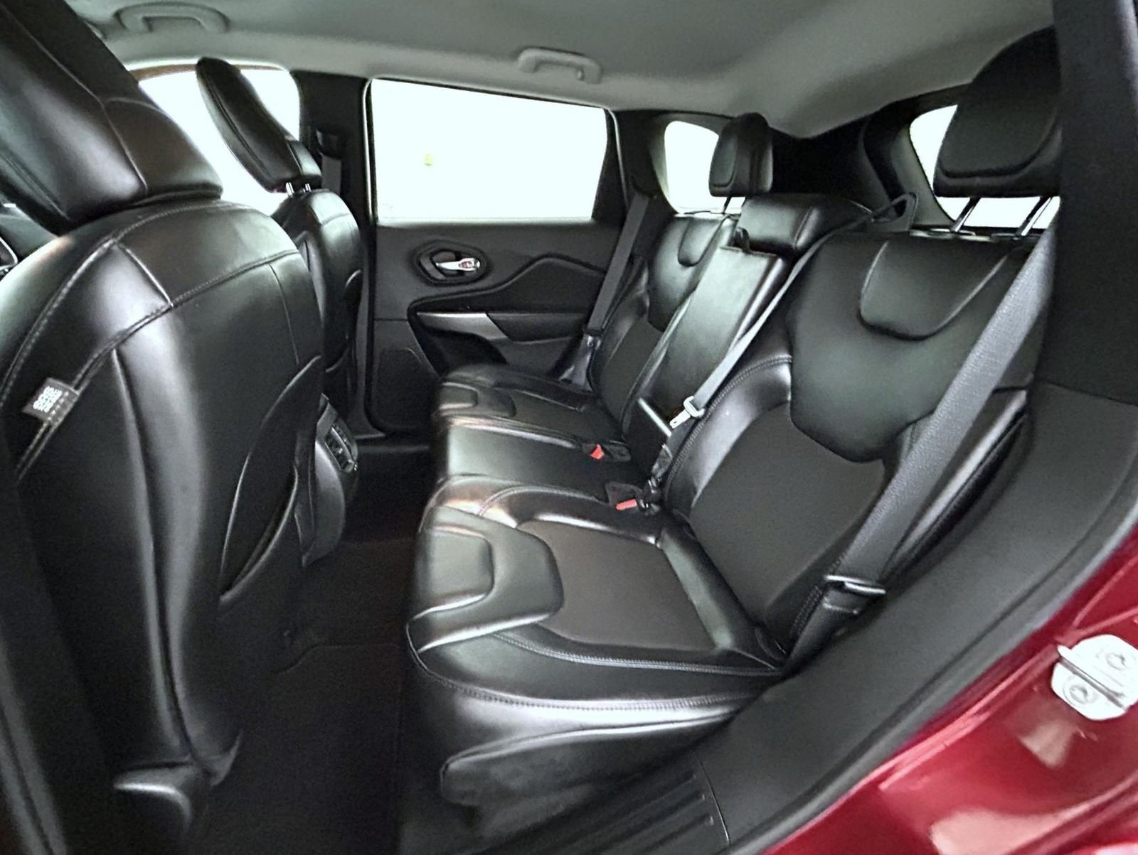 Used 2021 Red Jeep Latitude Plus image 19