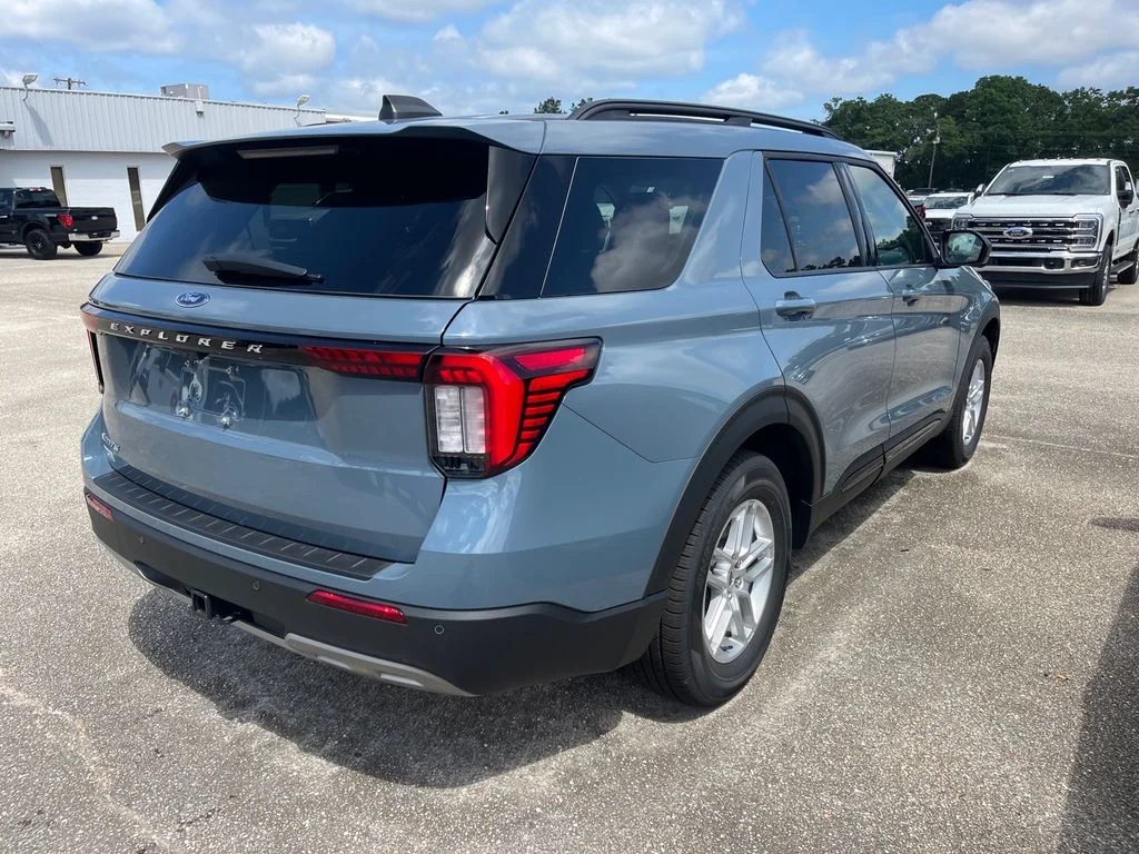 New 2026 Vapor Blue Metallic Ford Active image 12